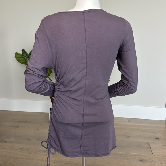 Lululemon Ladies top - Picture 6 of 8